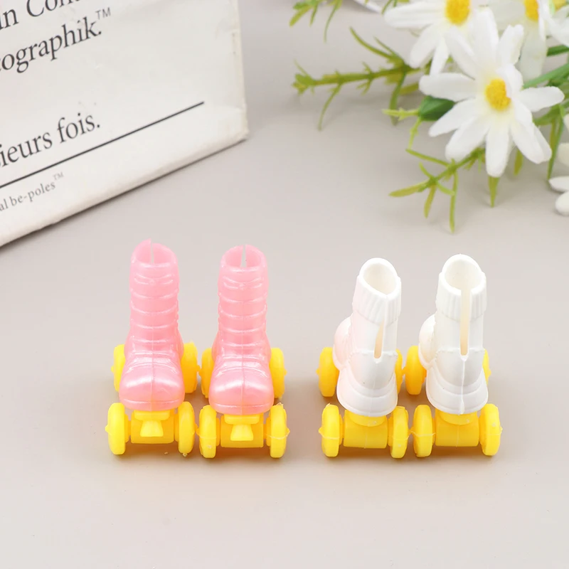 1Pair Mini Pink White Roller Skates Shoes For Doll Fashion Short Boots Decorative Sports Toy Play Doll Accessories