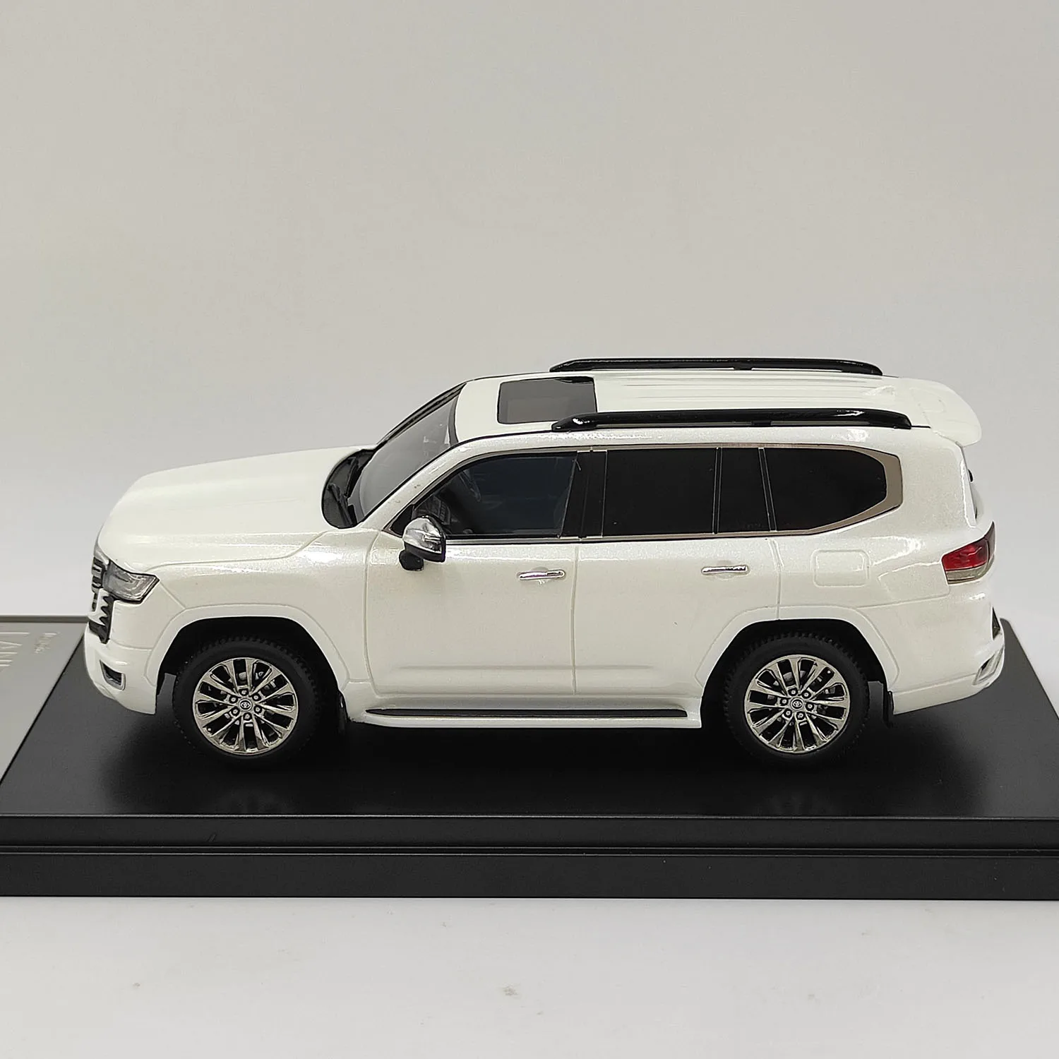 Hi-Story 1:43 Scale Toyota LAND CRUISER GR Sport 2021 Resin Car Model Collectible Toy Gift Souvenir Display Ornament