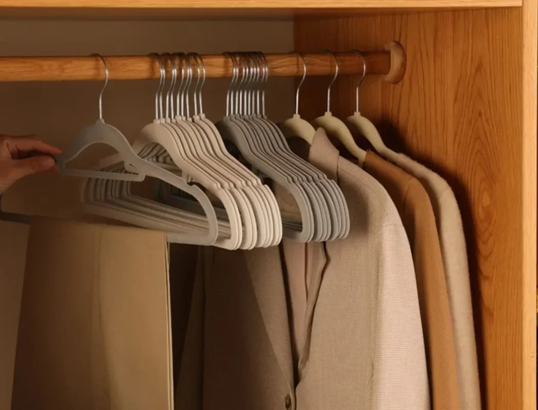 Flocked Clothes Hanger Non-slip Household Seamless for Shirts Pants Closet Organizer Professional Space-saving Durable