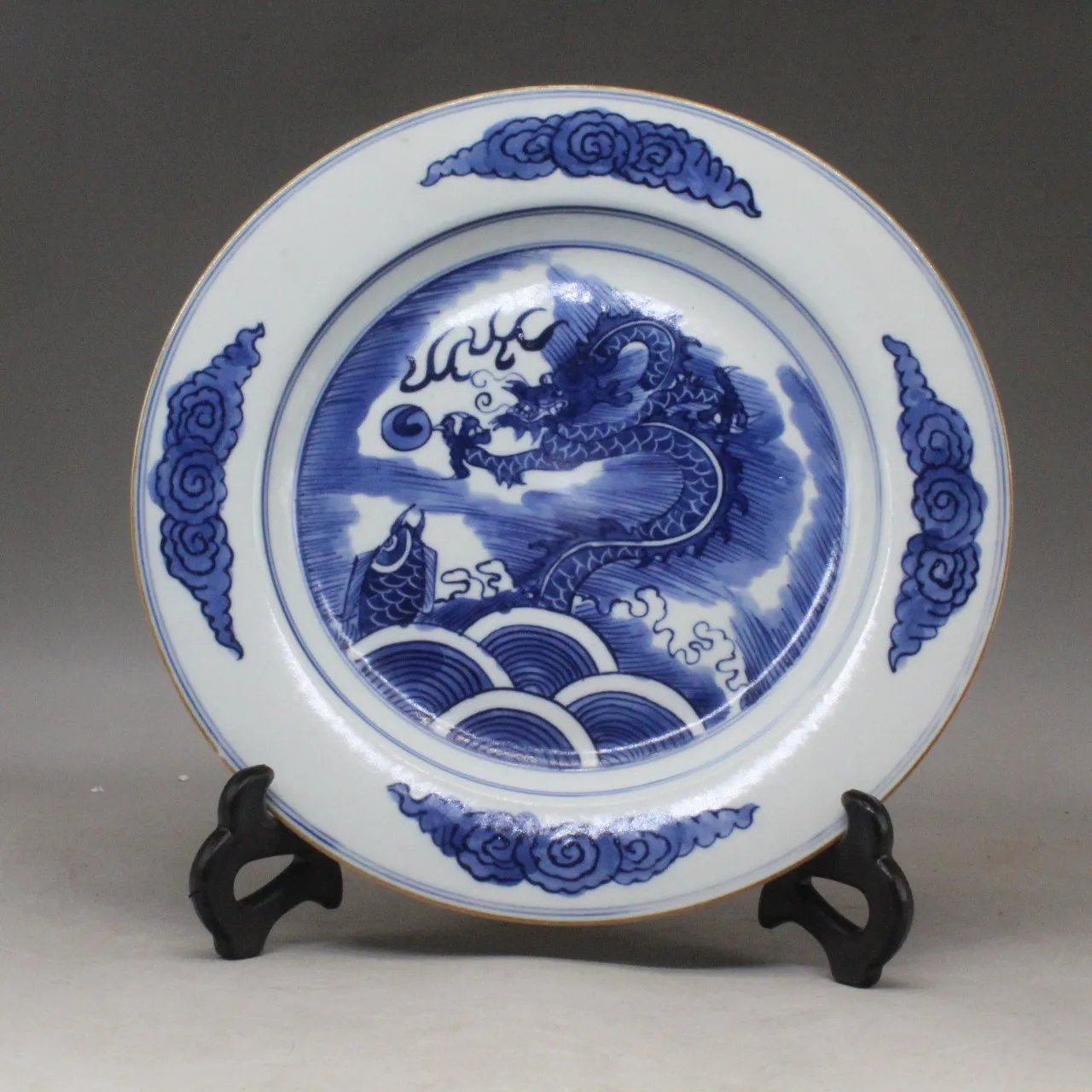 9.1 inch Chinese Qing Blue and White Porcelain Dragon Pattern Plate