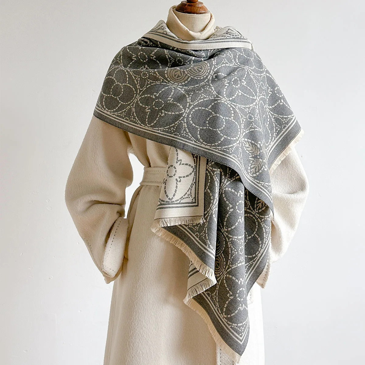 Scarf Women Autumn Classical Round Floral Jacquard Wool Blend Imitation Cashmere Neck Warmer Vintage Shawl Wrap Neck Scarf