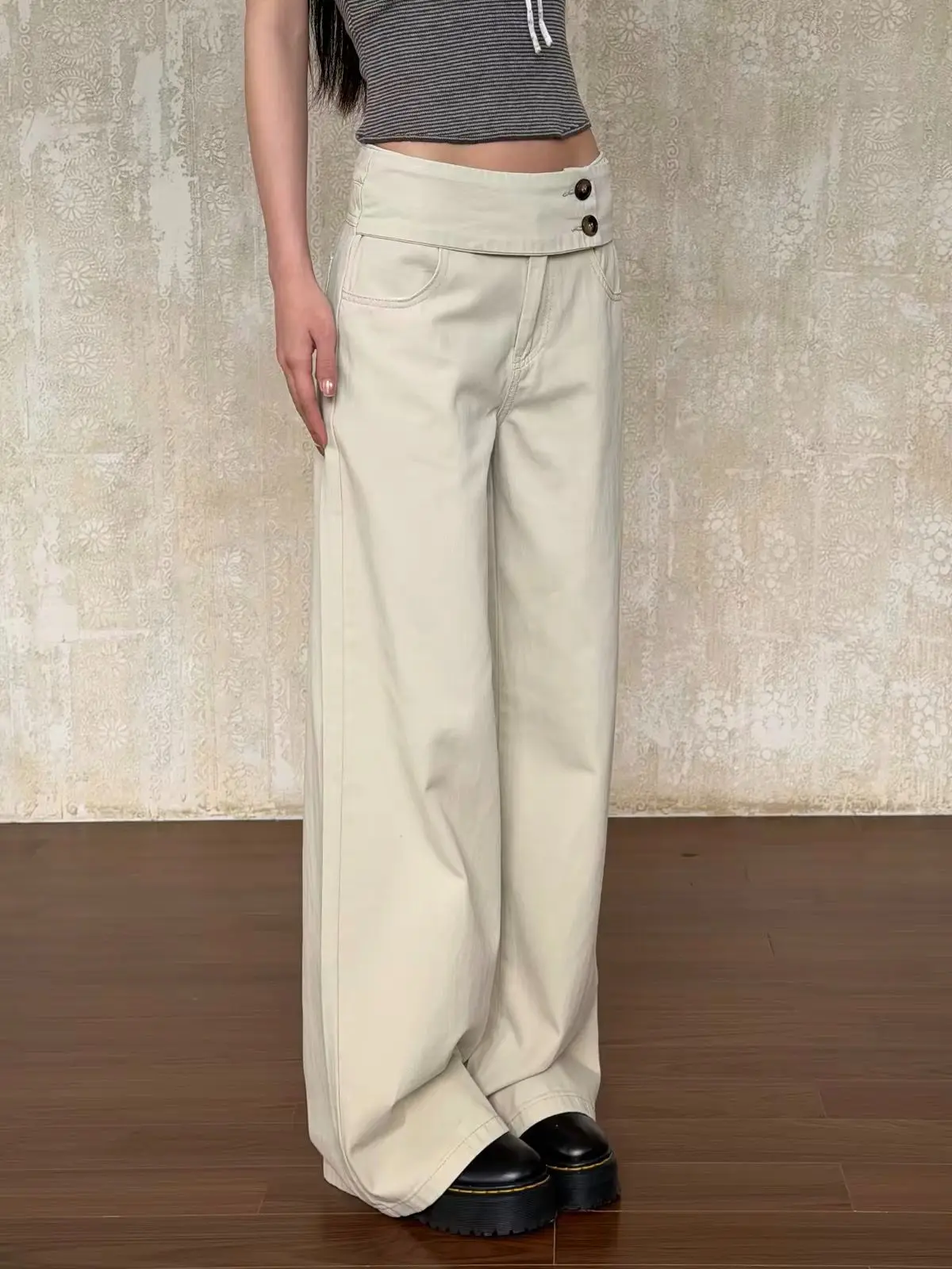Bild 4: Doppelknopf-Hose mit hoher Taille, geradem, weitem Bein für Damen, Herbst 2026, leichte, lockere, drapierte, schlanke Freizeithose