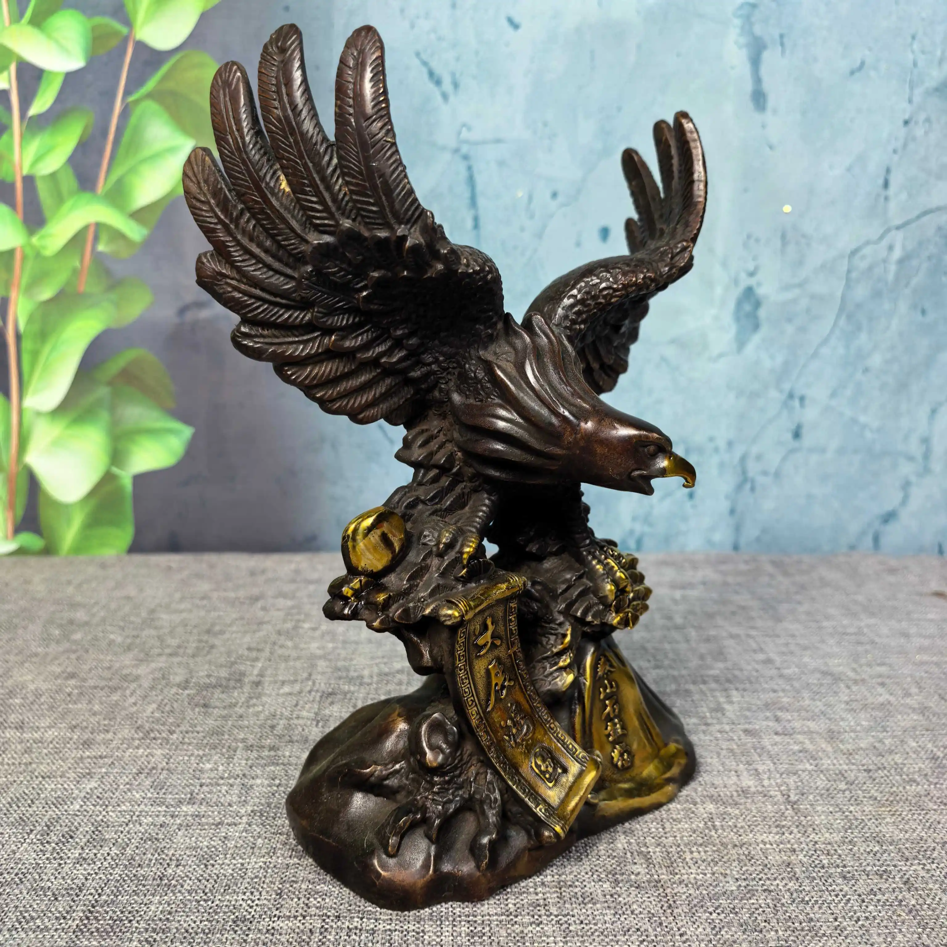 Old Brass Gilded Yuanbao coins Mount Taishan Eagle realize one's ambition Eagle Statue Amass wealth Ornaments Town house