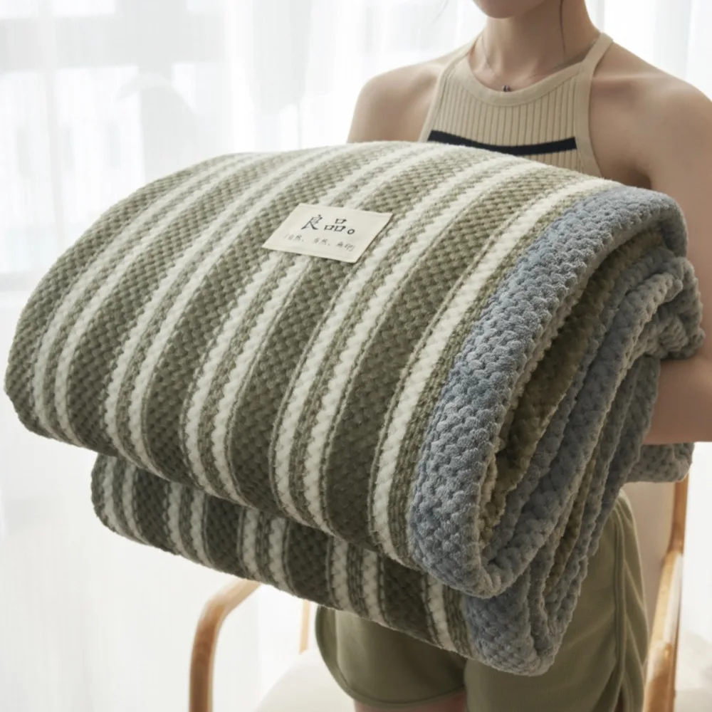 Simple Japanese-style Winter Throw Blanket Coral Fleece Warm Sleep Blanket Thickened No Shedding Sofa Throw Dormitory