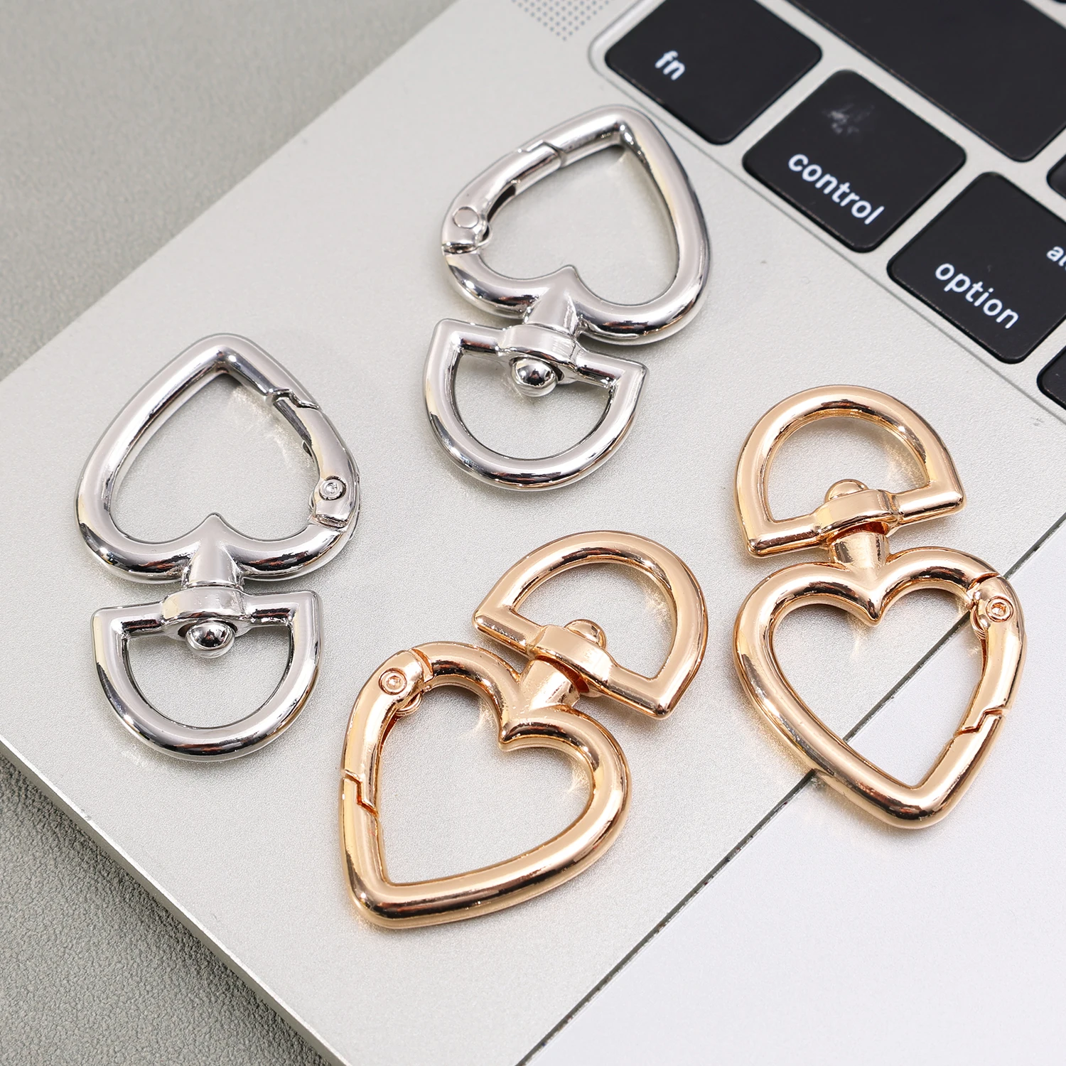 5pcs Spring Open O Peach Heart Shape Ring Leather Bag Handbag Belt Strap Buckle Connect Key Findings Snap Trigger Hook Carabiner