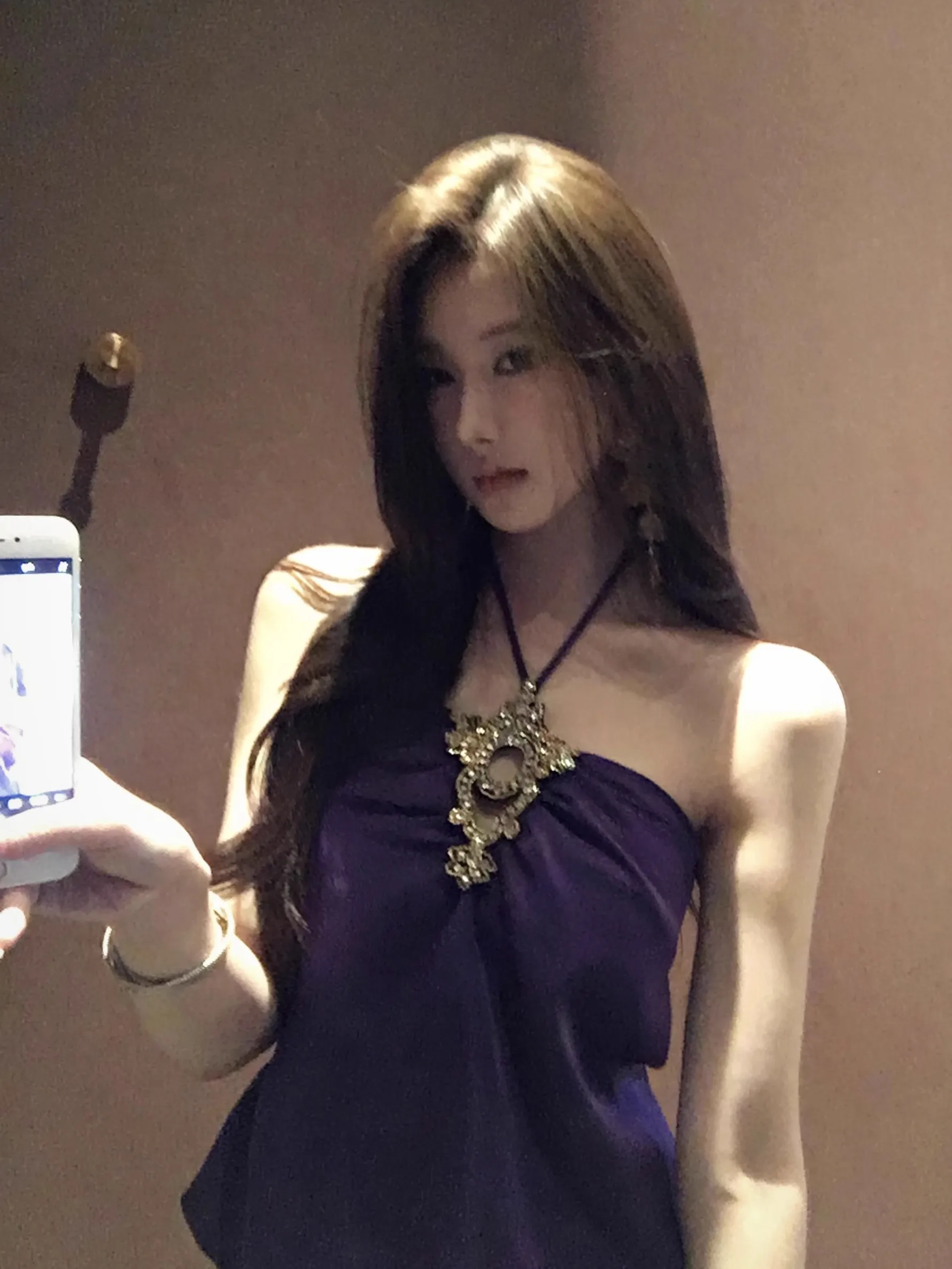 

orean style, elegant and heavy design, peacock blue, whitening, off-the-shoulder, diamond-encrusted, pleated satin, backless, st