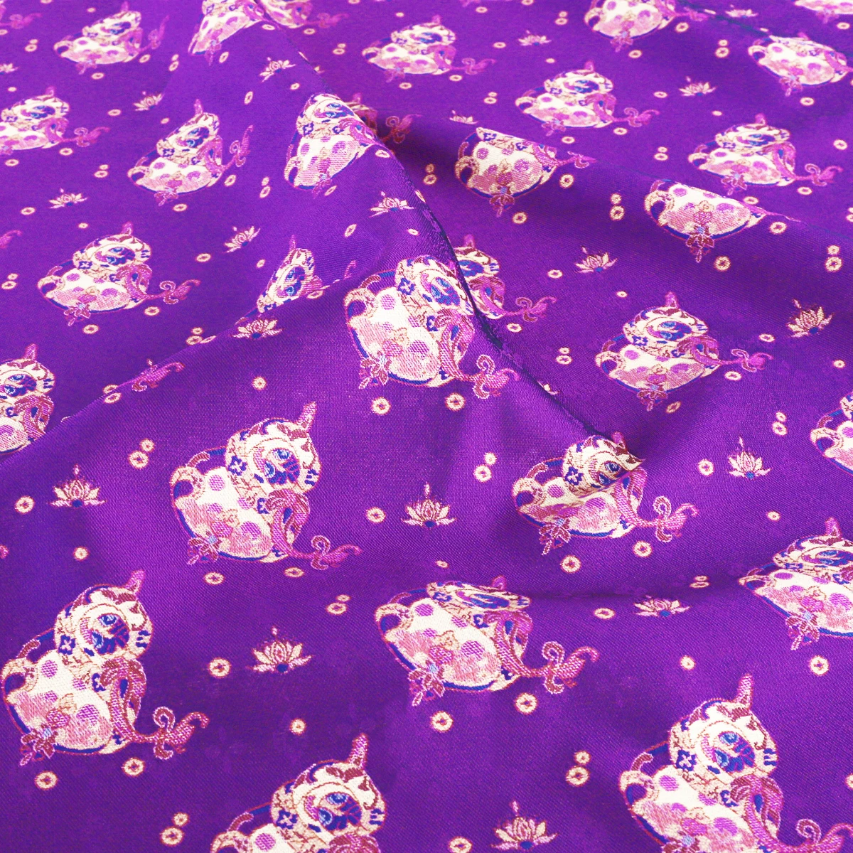 

Calabash cat plum blossom pattern brocade jacquard embroidery fabrics for sewing cheongsam Hanfu bag handmade accessories fabric