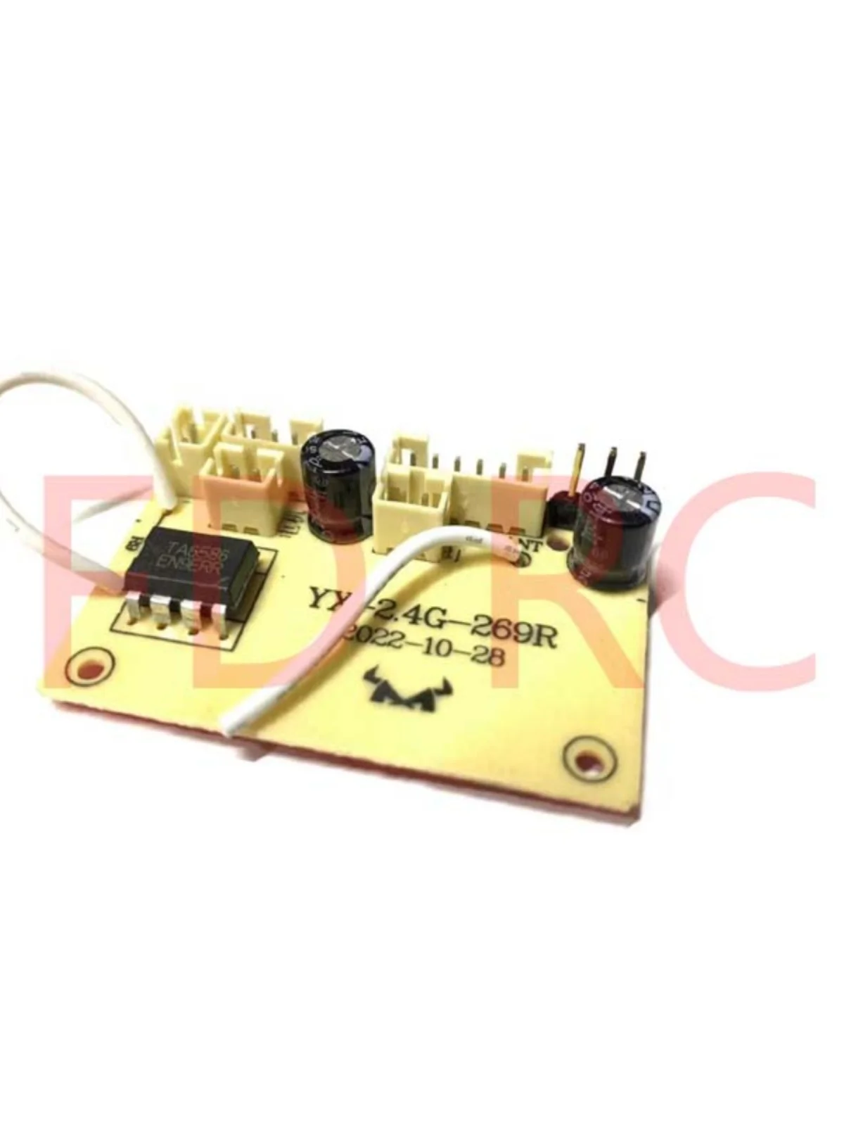 Mn111 rc peças originais do carro eixo dianteiro e traseiro caixa de onda tirante placa circuito pneu amortecedor luz conjunto