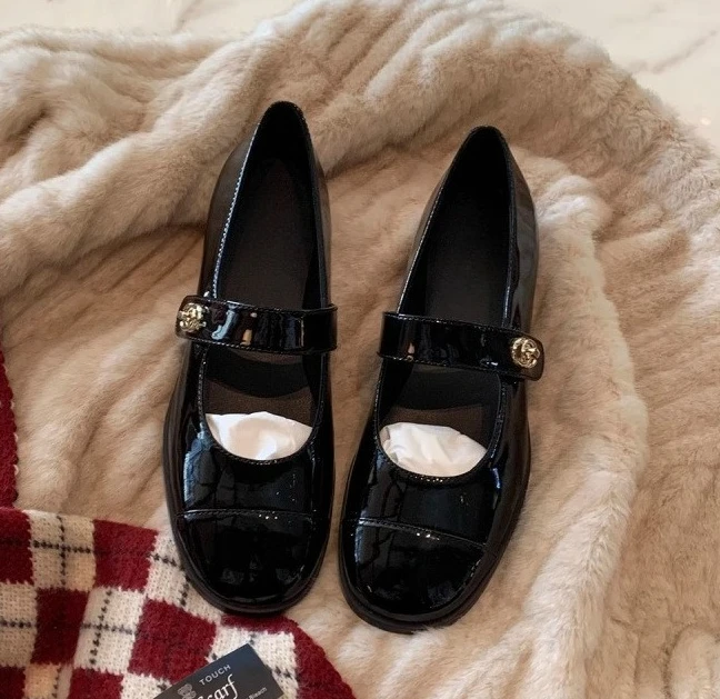 

Лидер продаж, винтажные черные туфли Мэри Джейн из лакированной кожи, женские элегантные туфли-лодочки на низком каблуке с пряжкой и ремешком