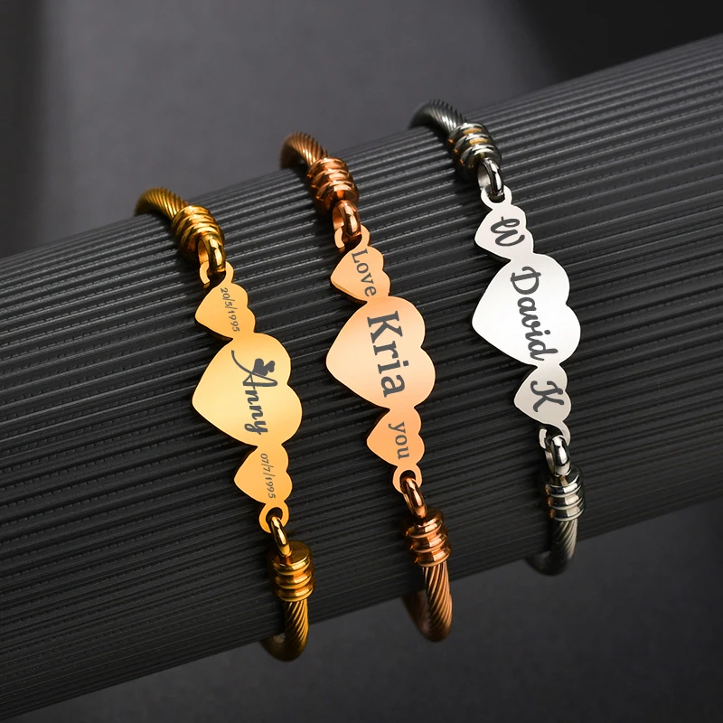 

Романтический браслет с гравировкой имени, букв, персонализированный браслет с 3 сердечками для женщин и детей из нержавеющей стали, персонализированный проволочный браслет, ювелирные изделия, подарок