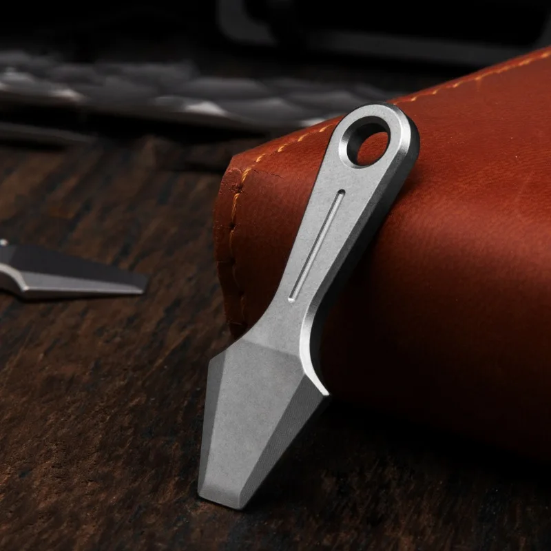 

Лопата из титанового сплава в форме короны с ожерельем, поясным ремнем, уличный инструмент, многофункциональный подарок для повседневного использования