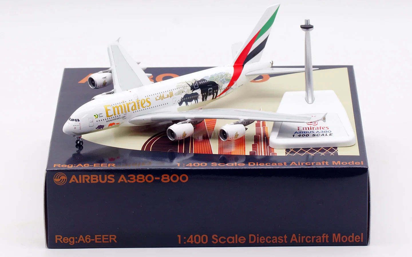 XB0011 Alloy Collectible Plane Gift Aviation 1:400 Emirates