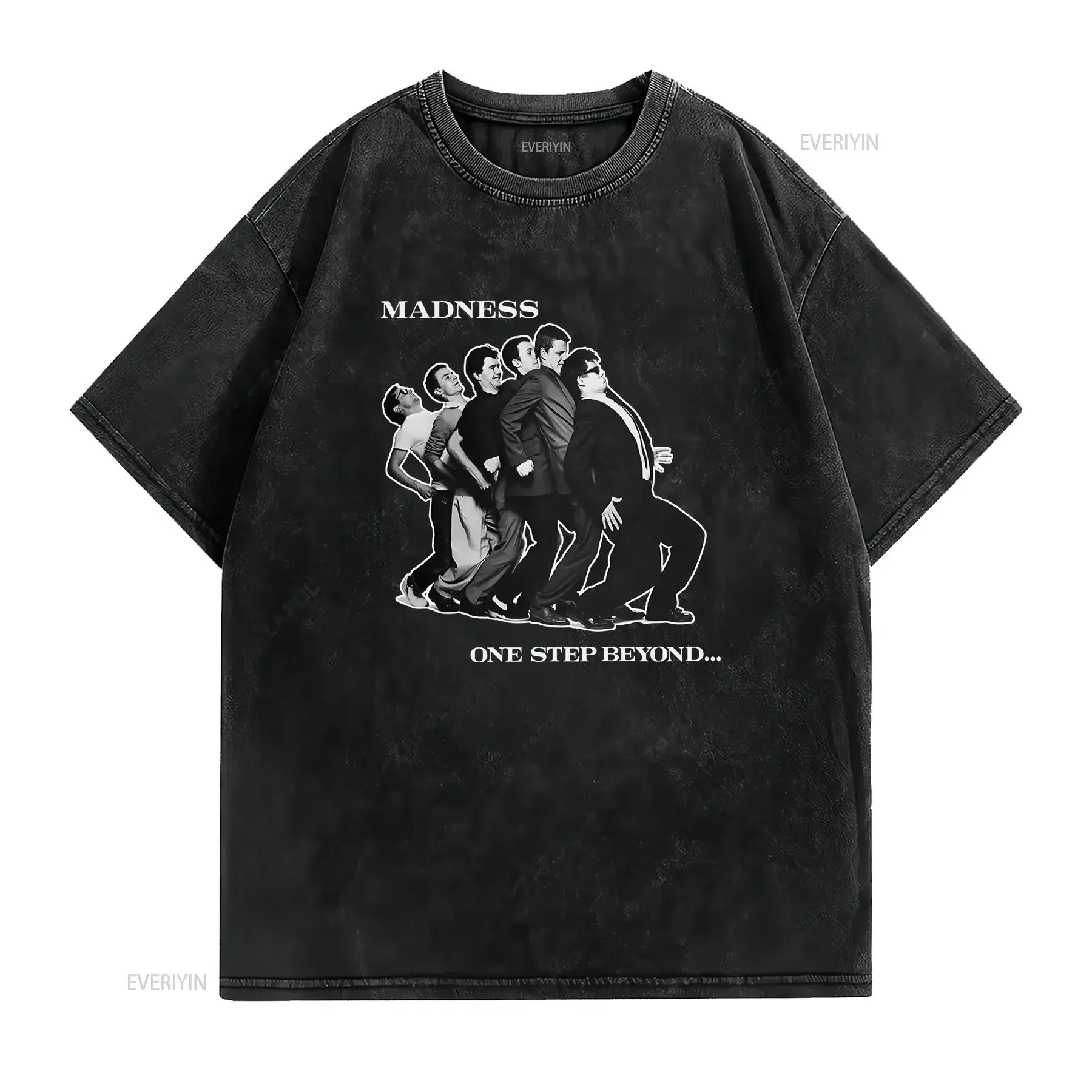 تي شيرت كلاسيكي 90s Madness Band تي شيرت عتيق مغسول قليلاً كاجوال مريح أوم أنيق للجنسين لأزياء الارتداء اليومي #2