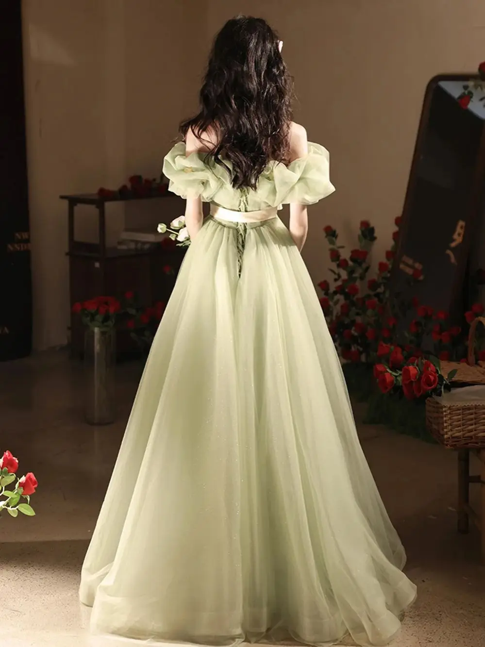 Elegant Light Green Evening Dress Women\'s Light Luxury Pleated Off Shoulder Collar Prom Gown Lace Up Belt A-Line Party Vestido