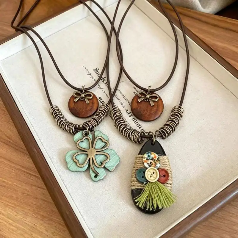 Antike Schmetterlings-Halskette mit langem Kragen für Damen, Vintage, einfacher Metallanhänger, handgefertigter Schmuck, Retro-Accessoire – Detail 1
