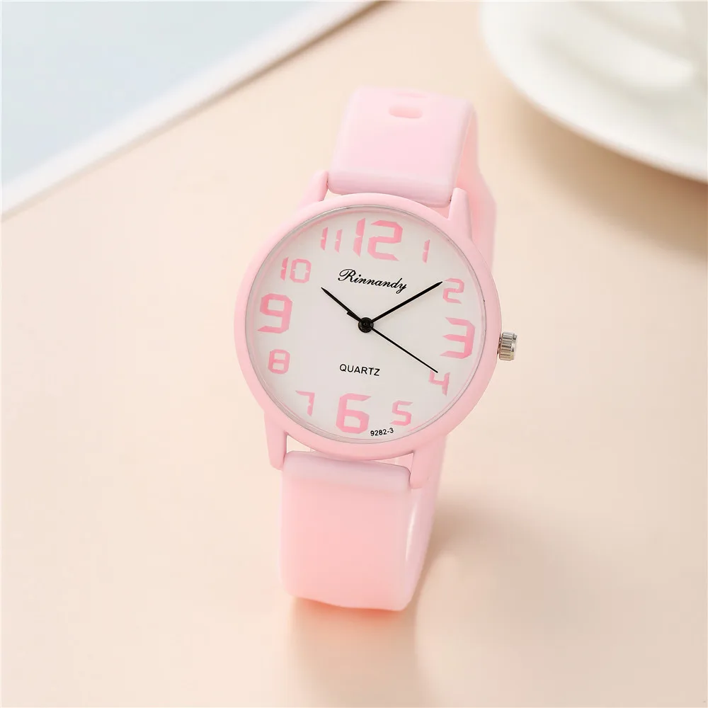 Women\'s fashion jelly colour sports silicone watch Simple new trendy digital face quartz ladies watch