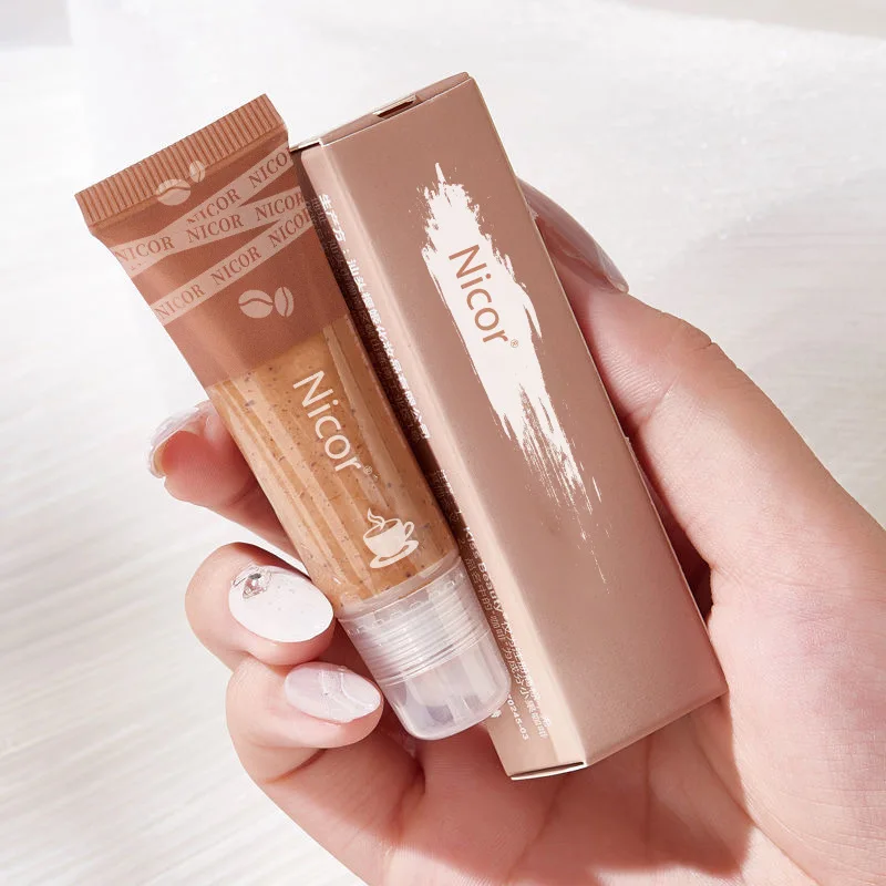 مقشر شفاه القهوة - ترطيب عميق، يحتوي على مستخلصات طبيعية، لطيف وغير محفز، مناسب لجميع أنواع البشرة