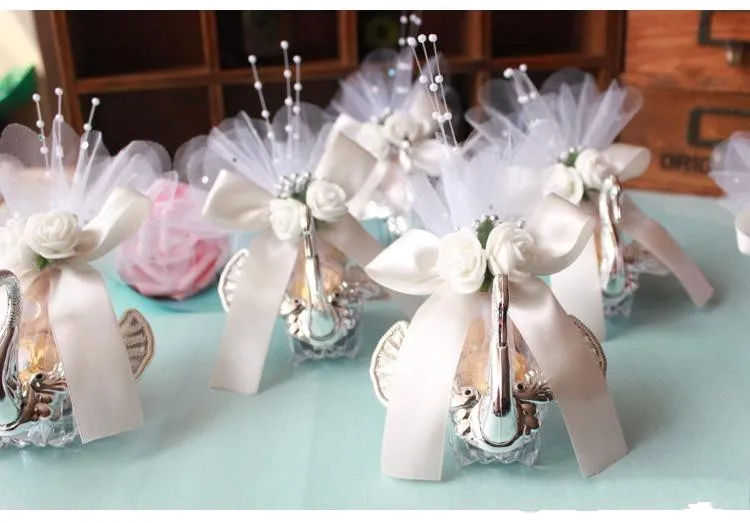 

Acrylic Silver Swan Sweet Love Wedding Gift Jewely Candy Favor Sweet Box Candy Package New Wedding Favors Holders High Quality