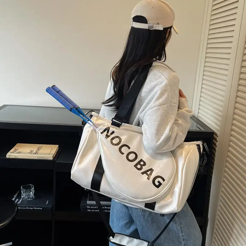 cute-sports-badminton-tennis-racket-bag-separation-dry-wet-bag-for-men-and-women-fitness-travel-bag-fashionable-trendy