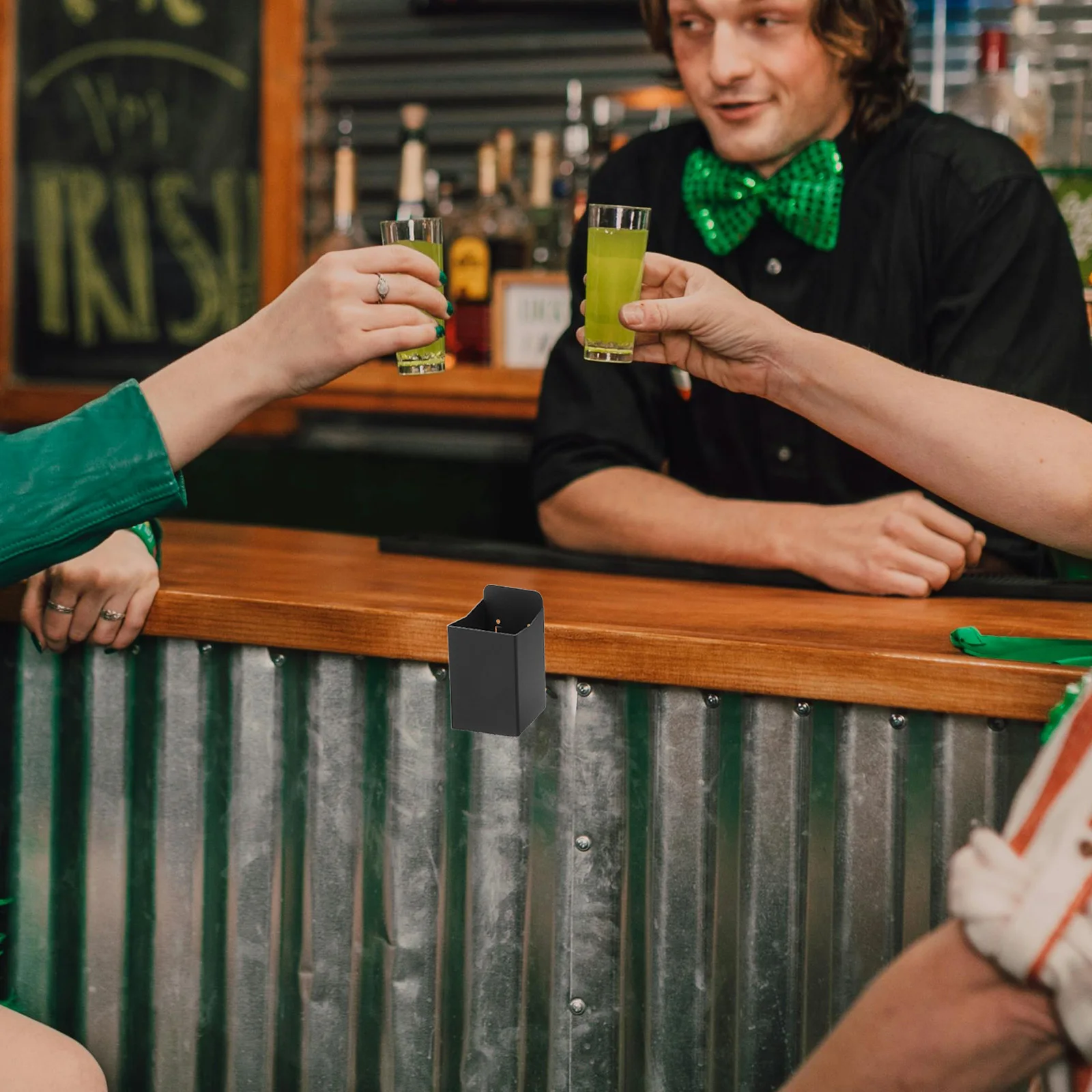 

Bottle Cap Catcher Wall Mounted Beer Cap Storage Bucket Iron Wall Hanging Holder Space Saving Collector Rack