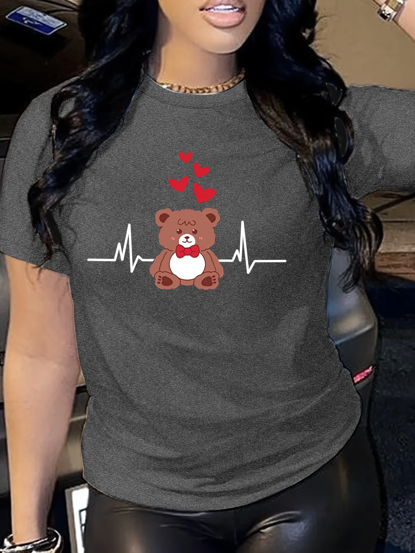 T-Shirt mit Cartoon-Bär-Aufdruck, kurzärmeliges, lässiges Oberteil mit Rundhalsausschnitt für Sommer und Frühling, Damenbekleidung