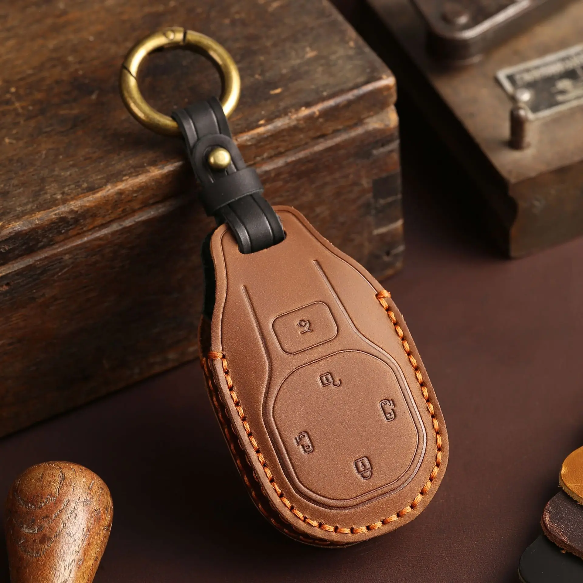 Retro Crazy Horse Leather Car Key Cover Case Remote Keyring Bag for GAC Trumpchi 2021 Empow J11 J12 J13 J14 J15 J16 GS8 Keychain