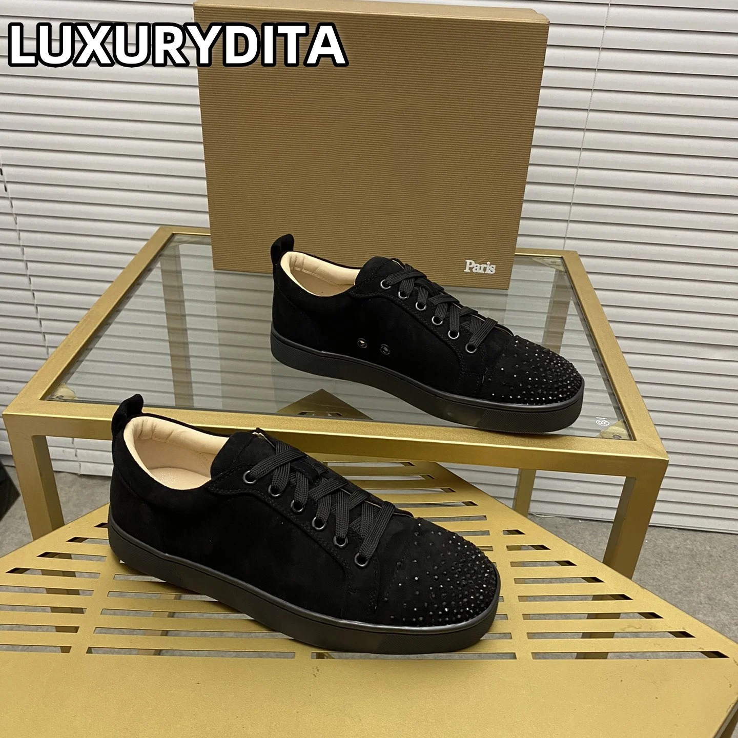 

Top Quality Womens Trendy Casual Tennis Shoes Luxury Mens Real Leather Sneakers 35-48 Designr Rivet Red Sole Lovers Shoes M0112
