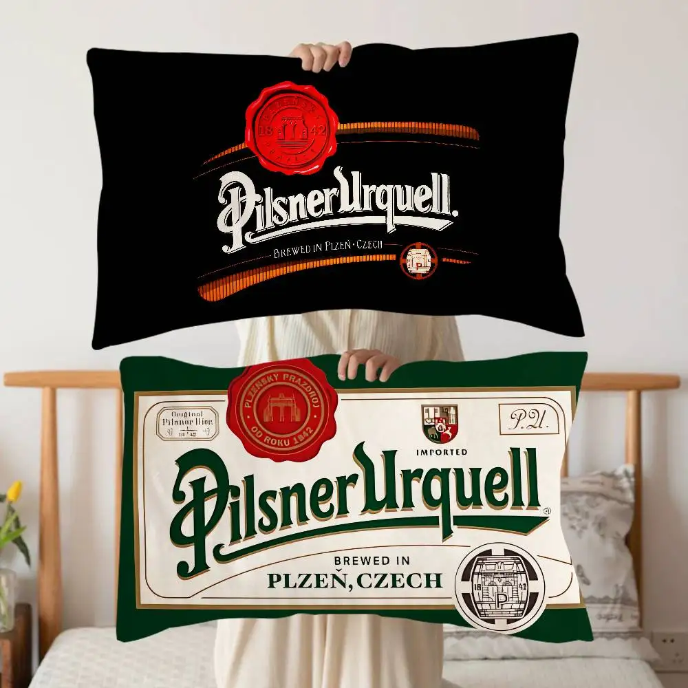 Almofada de poliéster de secagem rápida com logotipo de cerveja Pilsner Urquell - uso duplo para viagens e casa, leve e compacta
