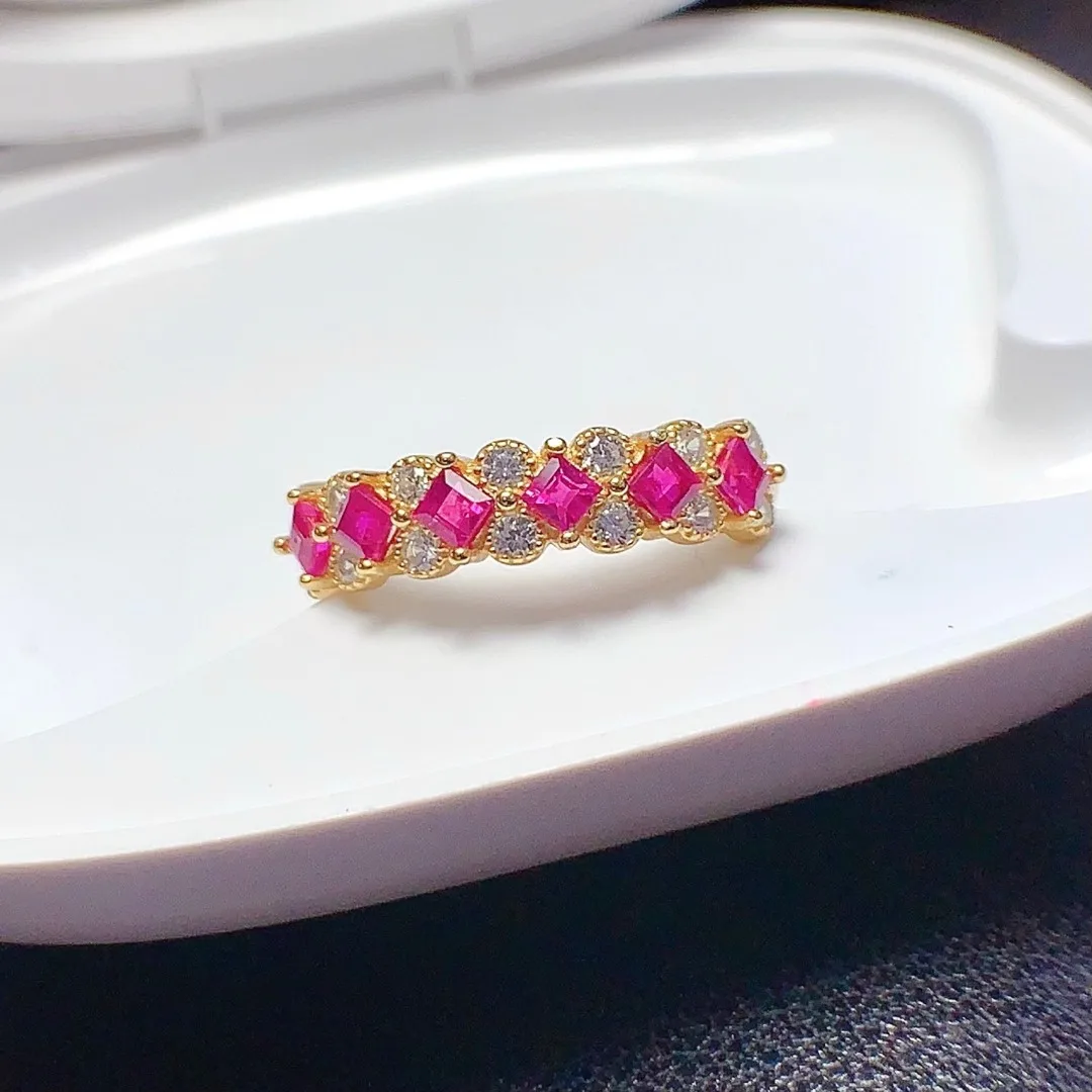 

Ndulge в роскошном цвете изысканный дизайнерский кусок из натурального натурального рубина элегантно серебро S925 для настоящего подарка