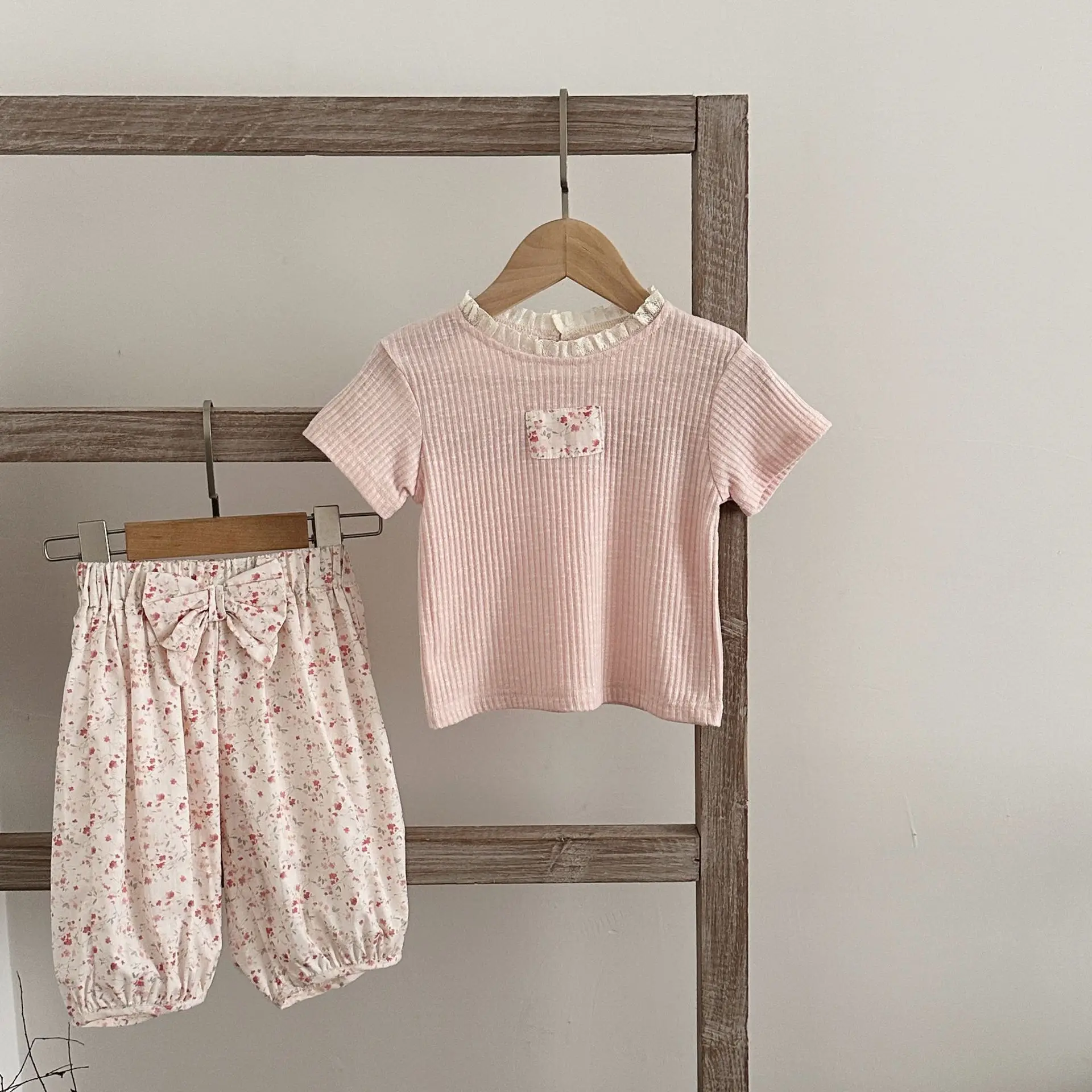 2026 Summer New Baby Girl Short Sleeve T Shirts Cute Infant Lace Collar Tops Cotton Girls Floral Patch Tee Toddler Clothes