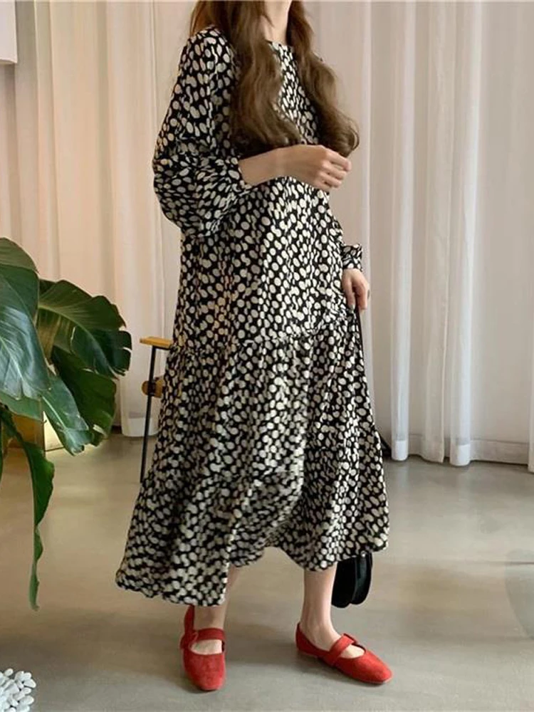 long Sleeve Dress 2023 Spring New Korean Style Loose round Neck Polka Dot Wide Hem Skirt