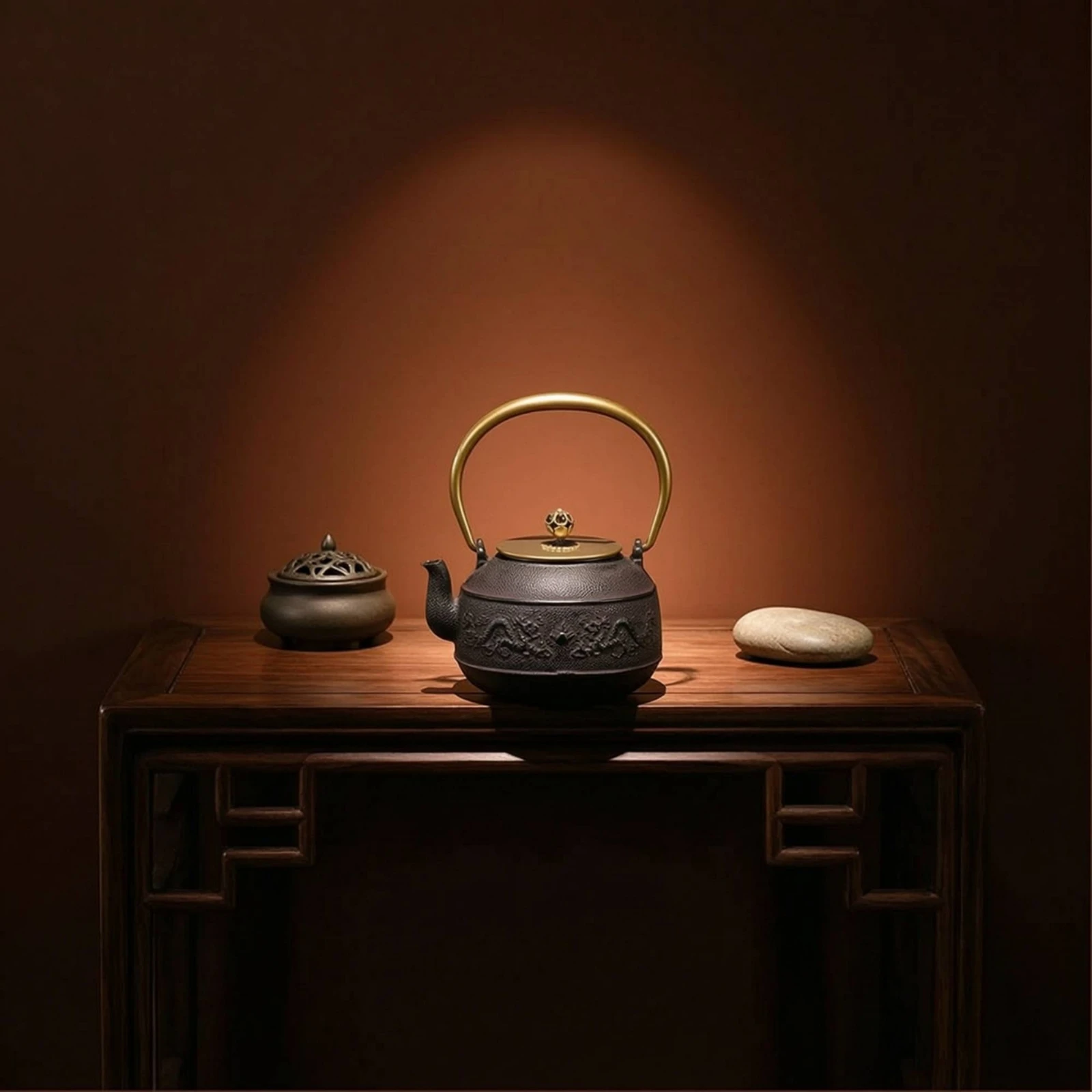 Cast Iron Tea Kettle Embossed Iron Kettle with Strainer Tetsubin Heavy Duty for Collectors