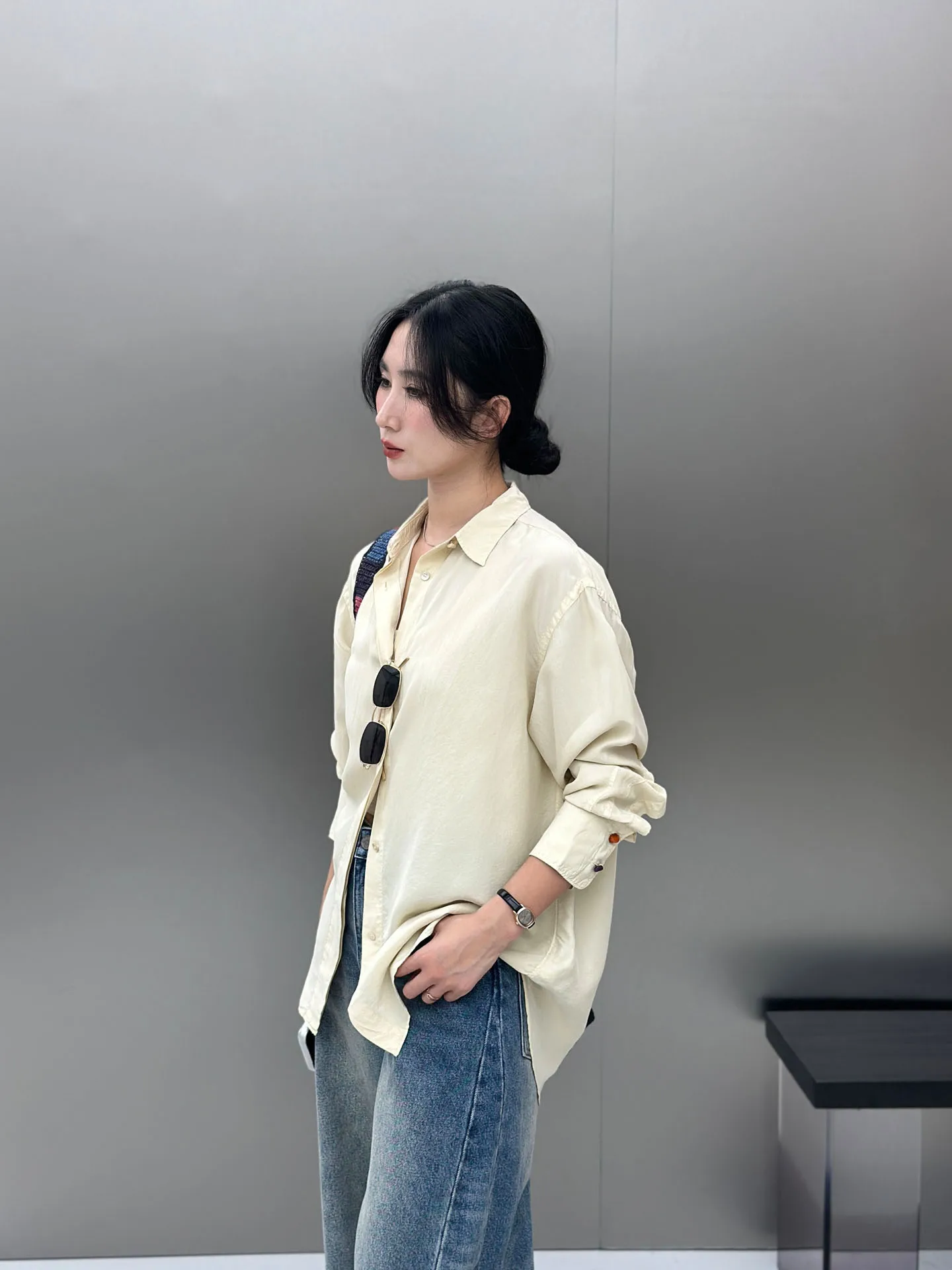 

Винтажная шелковая рубашка BodhlCat с эффектом потертости, в расслабленном стиле, средней длины, повседневная, дышащая, с геометрическим узором, круглый вырез, но...