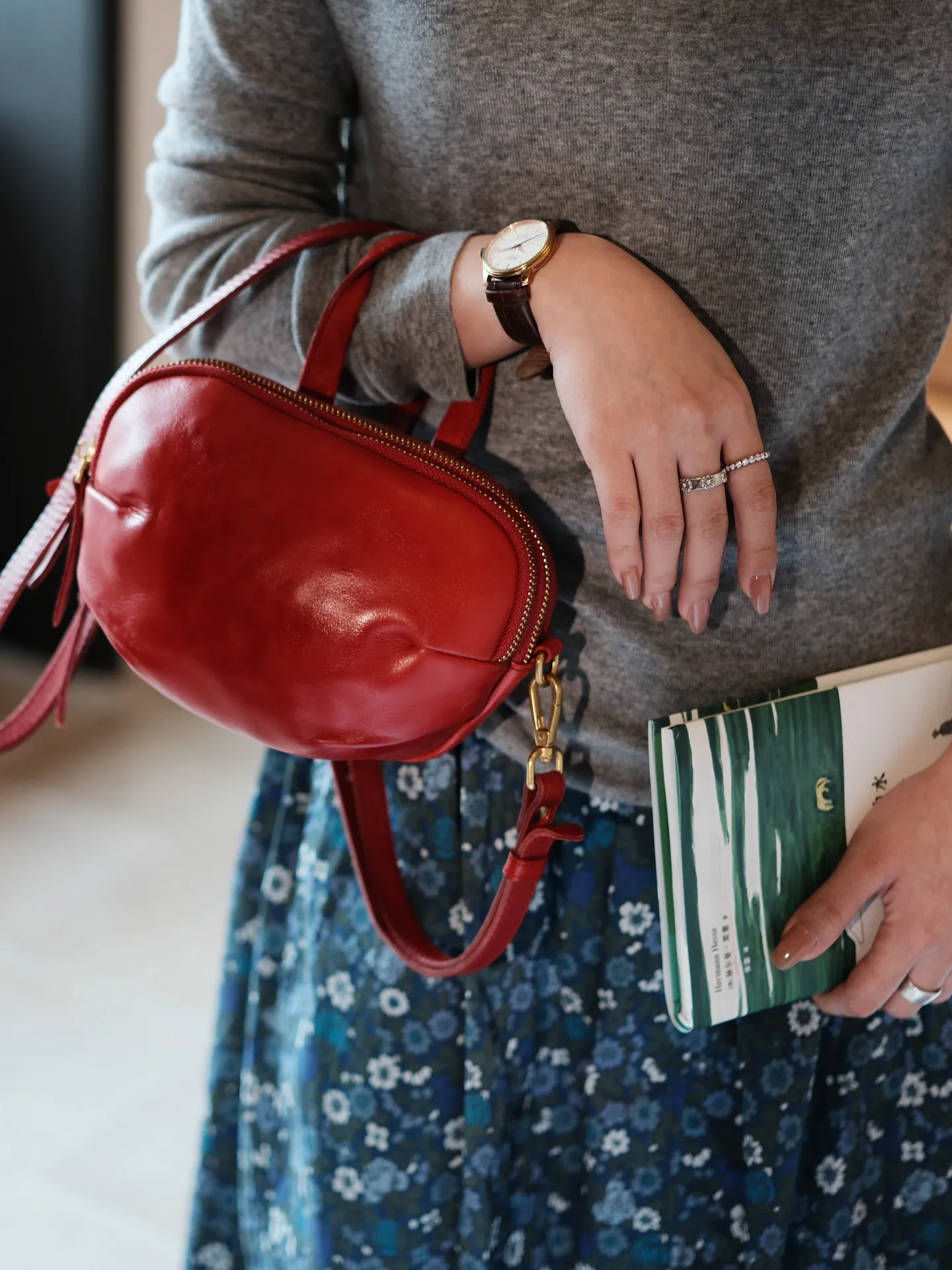 

Простая дизайнерская женская сумка-органайзер ручной работы из натуральной кожи, модная роскошная сумка через плечо из натуральной коровьей кожи красного цвета.