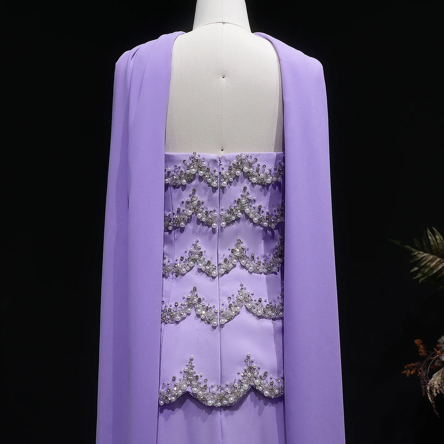 Sharon Said Lila Elegantes Abendkleid mit Schal Luxuriöses Perlenbesetztes Paillettenbesetztes Formelles Anlass-Partykleid für Damen SS753 Maßgeschneidert – Detail 10