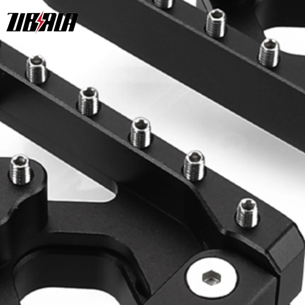 

Motorcycle CNC Enlarged FootRest Wide Fat Foot Pegs Pedals For Suzuki RM 85 DR-Z250/125/125L DR200 DR650/SE DR250/350 1990-2023