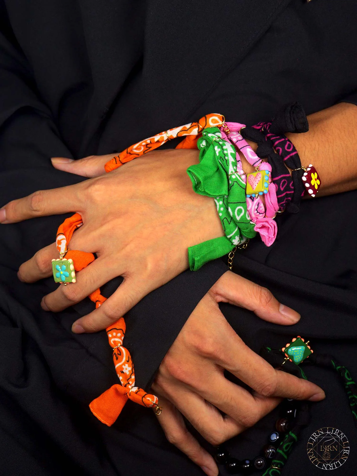 

2025 New Bracelet Colorful Silk Scarf Linen Handmade Enamel Flower Heart Wrist Accessories Women Men Couple Jewelry