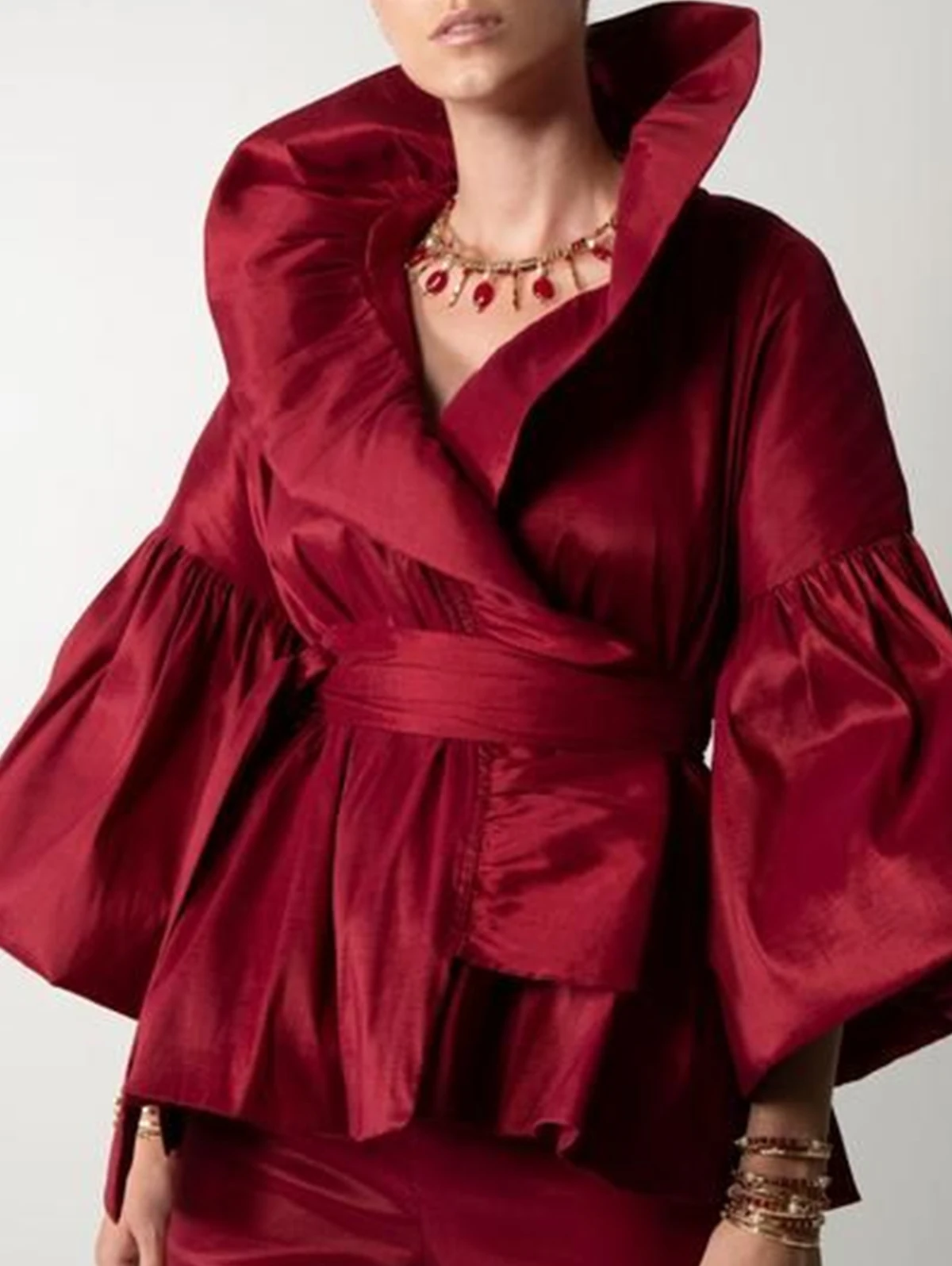 Blus gaya istana Vintage wanita blus kemeja Retro Amerika bentuk kuncup kerah berdiri lengan kelopak Satin atasan musim gugur