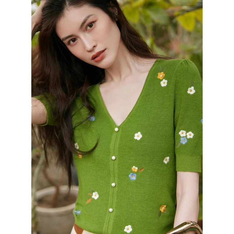 

Green T-shirt Women's summer V-neck embroidered knitwear half sleeve thin cotton thread short sleeve pullover