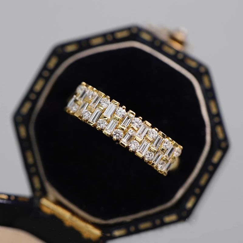 Huitan moderne Mode geometrische Zirkonia Frauen Ringe Gold Farbe Luxus Ehering Accessoires neue trend ige Schmuck party