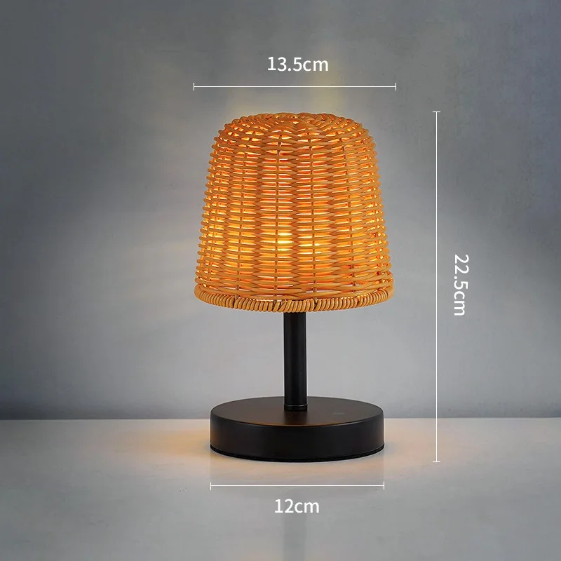 Lampada da scrivania Wabi-sabi letteraria retrò, lampada da letto Tatami per camera da letto, atmosfera retrò avanzata di tessitura in rattan, creatività della lampada americana