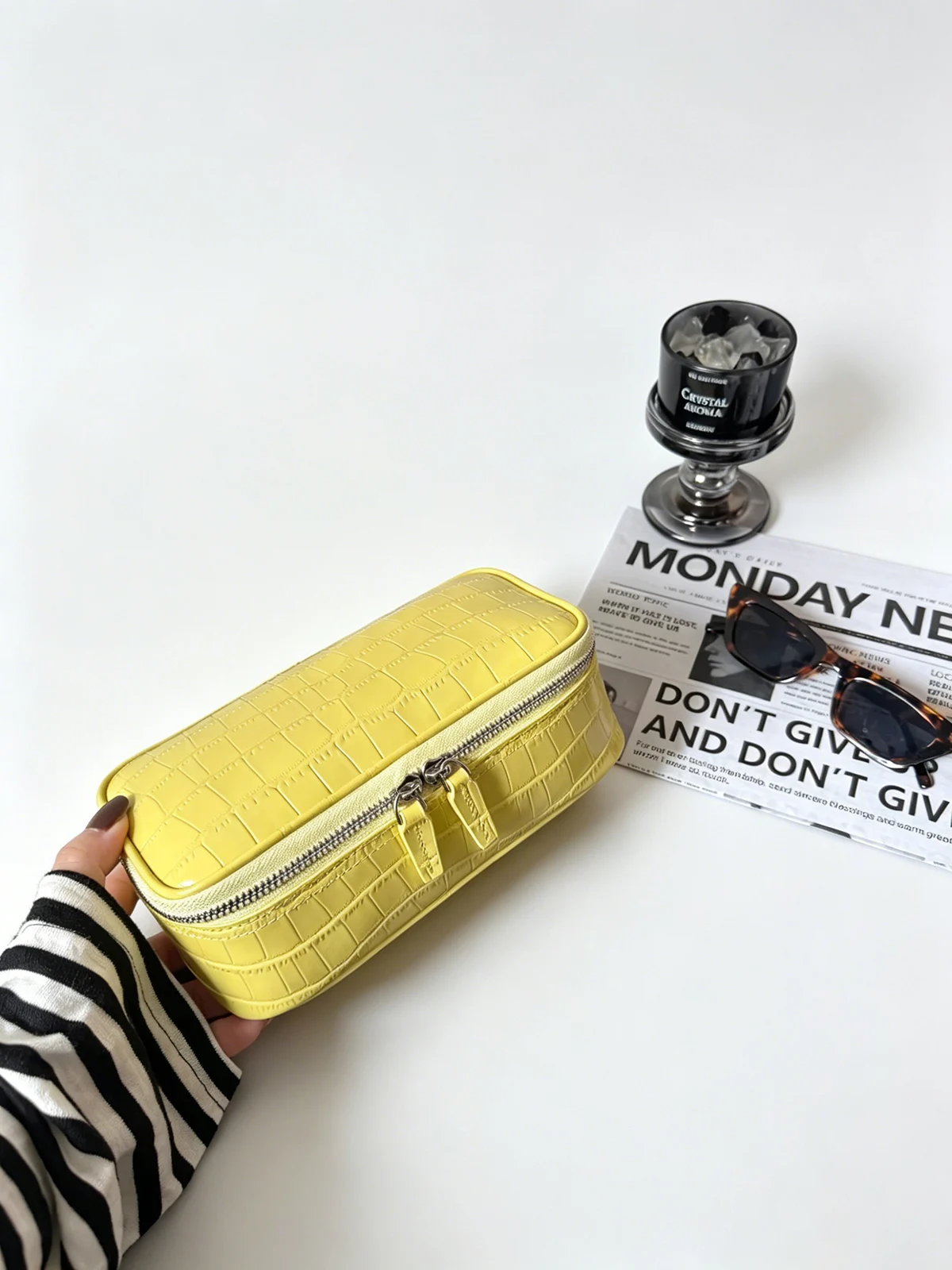 Luxuriöse Echtleder-Kosmetiktasche mit Krokodilprägung, Große Kapazität, Tragbare Toilettenartikel-Organizer-Handtasche für Damen – Detail 4