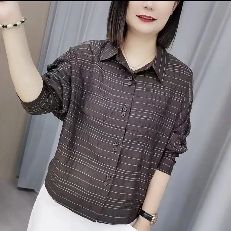 Mom\'s Autumn Outfit New Long Sleeved Top Fashionable and Stylish Loose and Slimming Minimalist Casual Striped Blouses Shirt