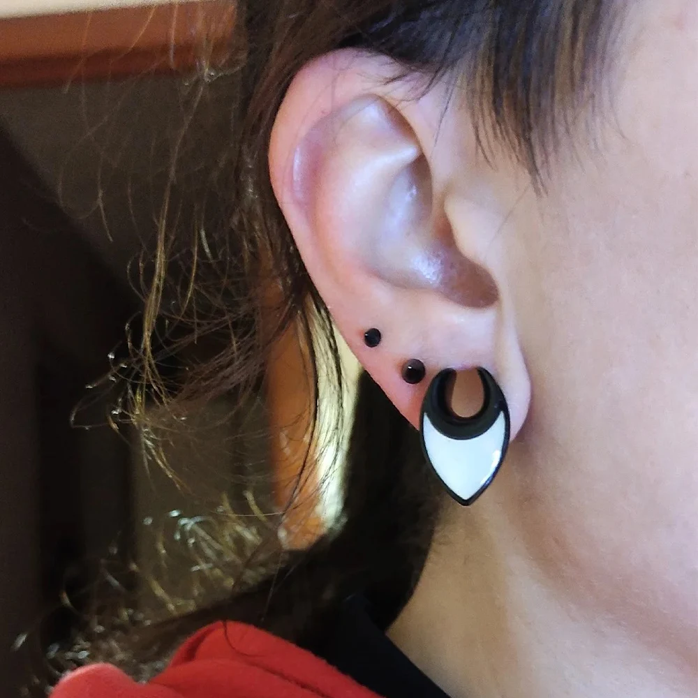 Twolobes 2 szt. Muszla muszla siodło wskaźniki uszu zatyczki tunele nosze piercing biżuteria ze stali nierdzewnej hipoalergiczny elegancki — zdjęcie 7
