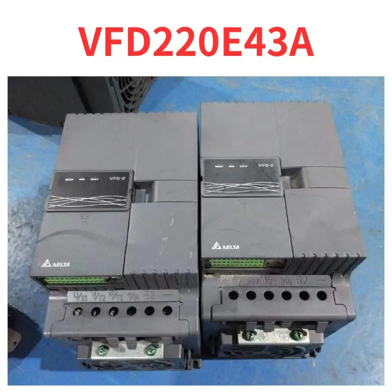 อินเวอร์เตอร์มือสอง VFD220E43A ฟังก์ชั่นได้ดี ผ่านการทดสอบอย่างดีและจัดส่งได้อย่างรวดเร็ว