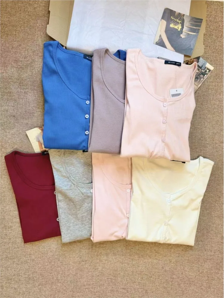 

Однотонные футболки с длинными рукавами и шестью пуговицами, женские осенние новые хлопковые тонкие футболки в рубчик с круглым вырезом, женские винтажные милые футболки, топы Y2k
