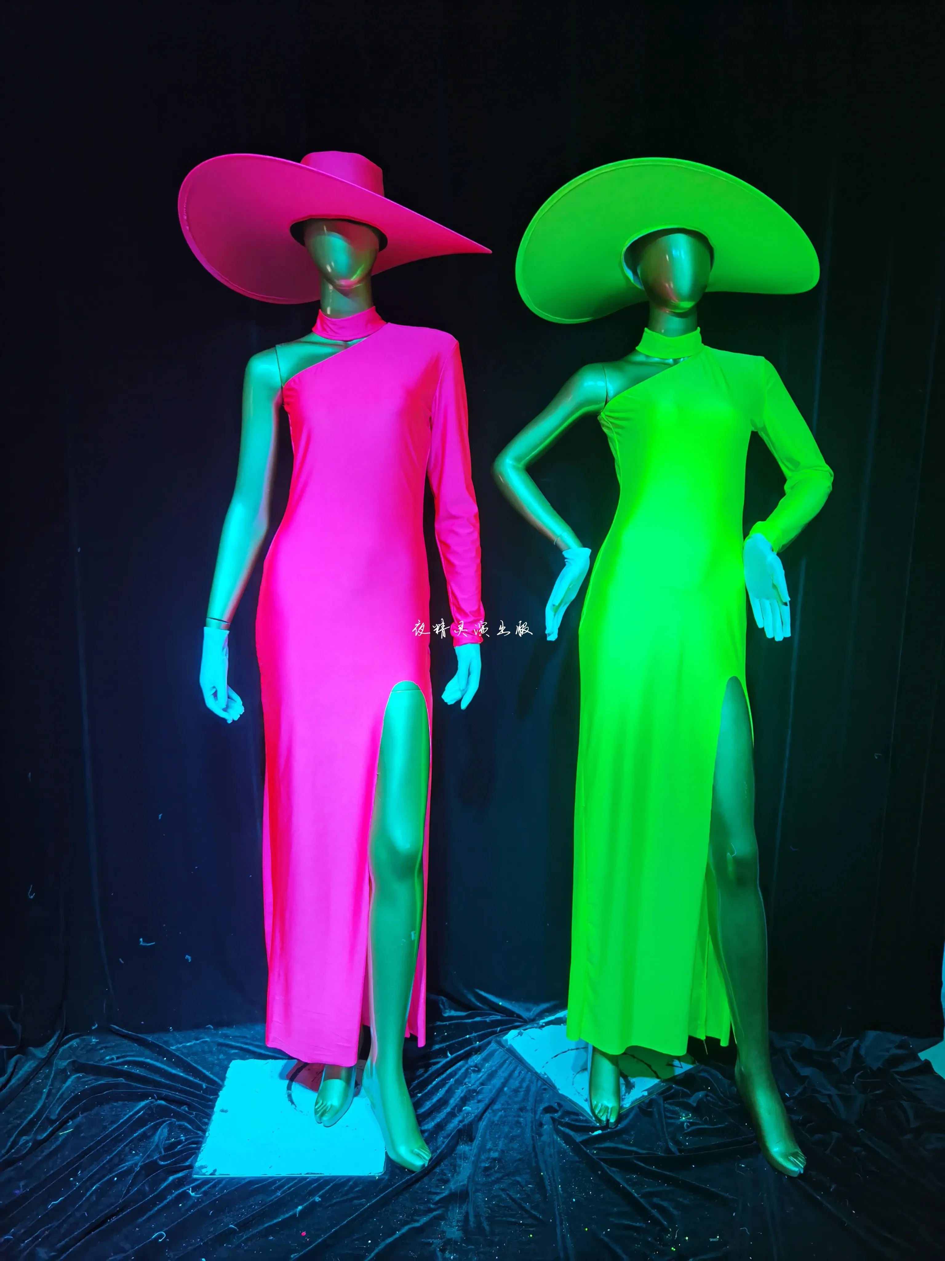 

Sexy Single Sleeve Slit Fluorescent Long Dress+Big Hat Party Costume Nightclub Bar DJ Singer Stage Show Halloween Festival Wear