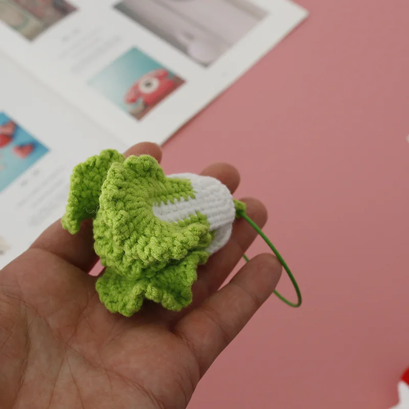 Llaveros creativos de ganchillo, llaveros de muñecos de verduras con expresión divertida, hechos a mano, llaveros bonitos, accesorios colgantes para