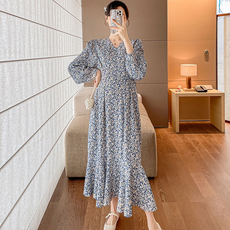 

2024 Spring Maternity Fishtail Dress V-neck Long Sleeved Floral Dress for Pregnant Women Fashion Printed Pregnancy Chiffon Dress