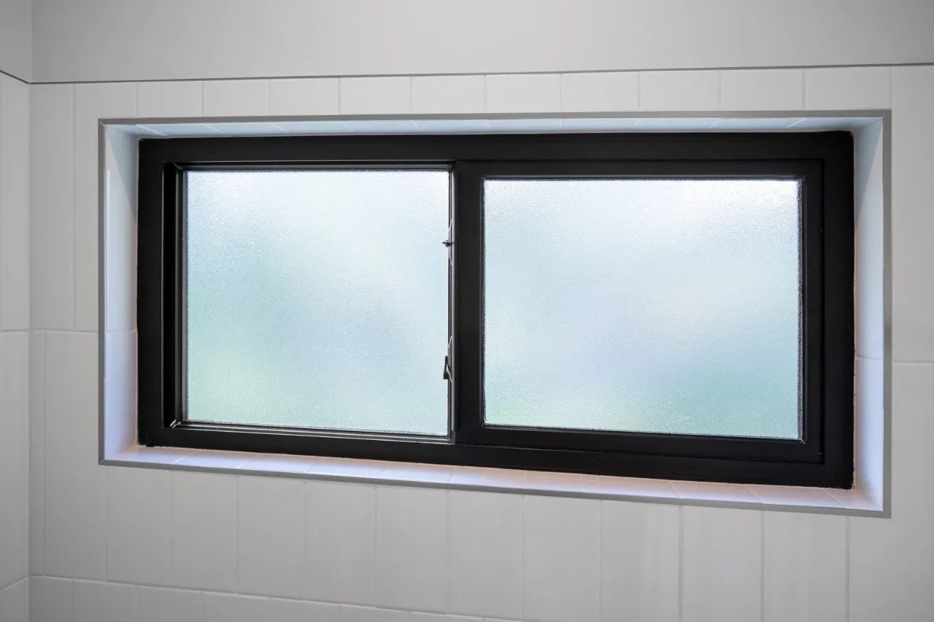 Thermal Break Aluminum Sliding Window with Low-E Glass Windows Inside Grill Design Pictures Vertical Sliding Window